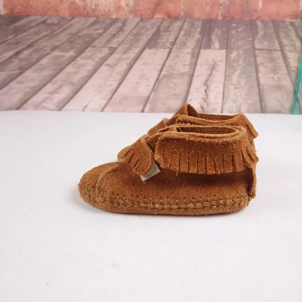 Minnetonka Moccasins 1122 - Infants Front Strap Bootie - Brown Suede Size 2